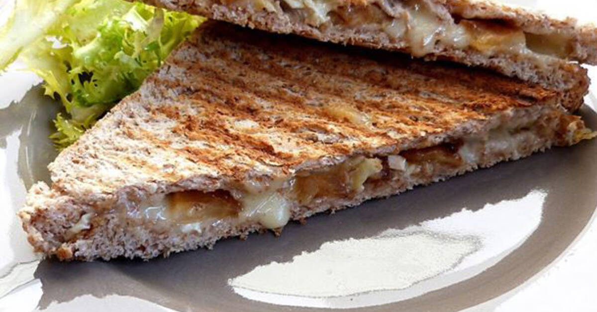 Croque Normand Au Camembert De Normandie Et Pommes Flambees Au